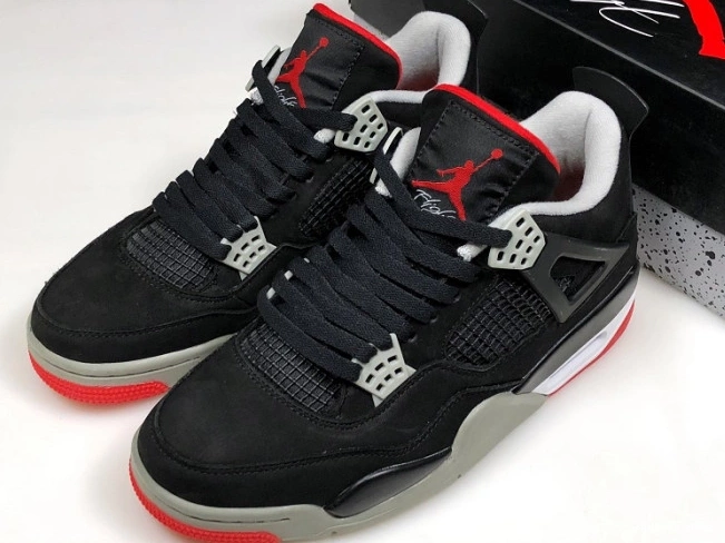 Rep 308497-060 JORDAN 4 BLACK RETRO CEMENT 0817